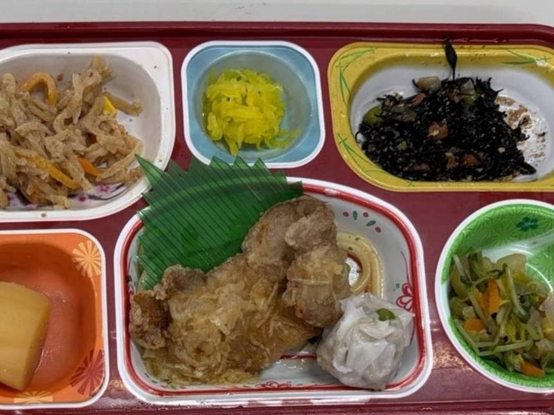 お昼のお弁当